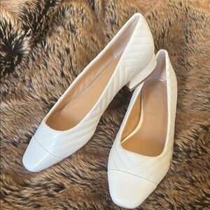 Donald Pliner Flats. Size 8.5.